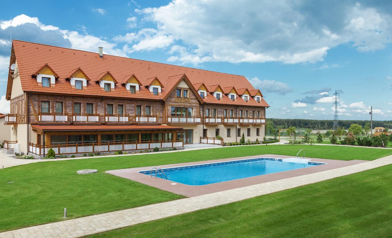 Hotel Malvazia Prievaly Exterior foto